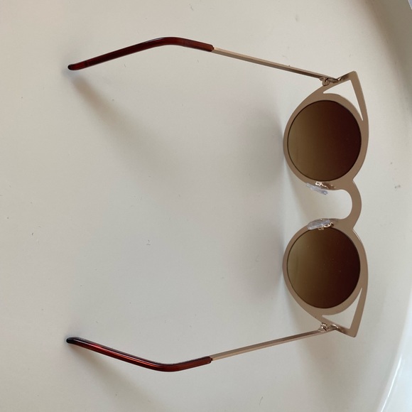 Cat Eye Sunglasses - Picture 6 of 6